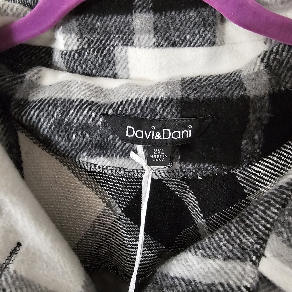 **SOLD** Black and White Plaid Shacket NWT - Picture 4 of 10